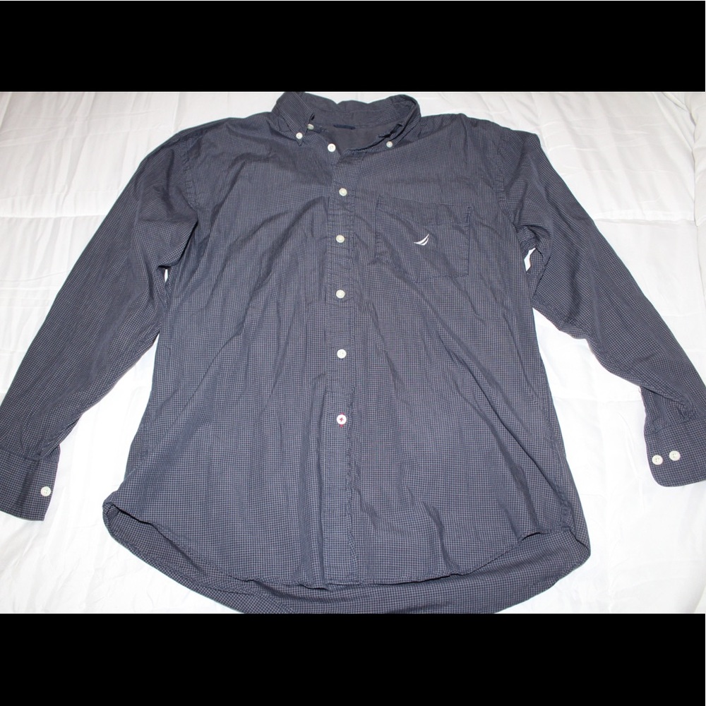 VINTAGE Nautica Men’s Navy Plaid Button Down